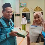 “Wakaf Mushaf Al-Qur’an di 10 Masjid, SMK Muhammadiyah 3 Cileungsi Tebar Cahaya Al-Qur’an di Tengah Masyarakat”.